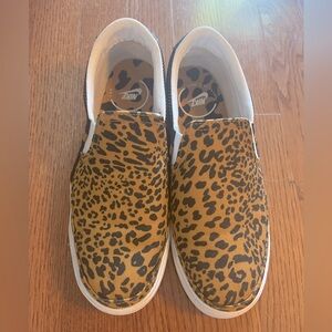 Nike Leopard slides Women Size 7